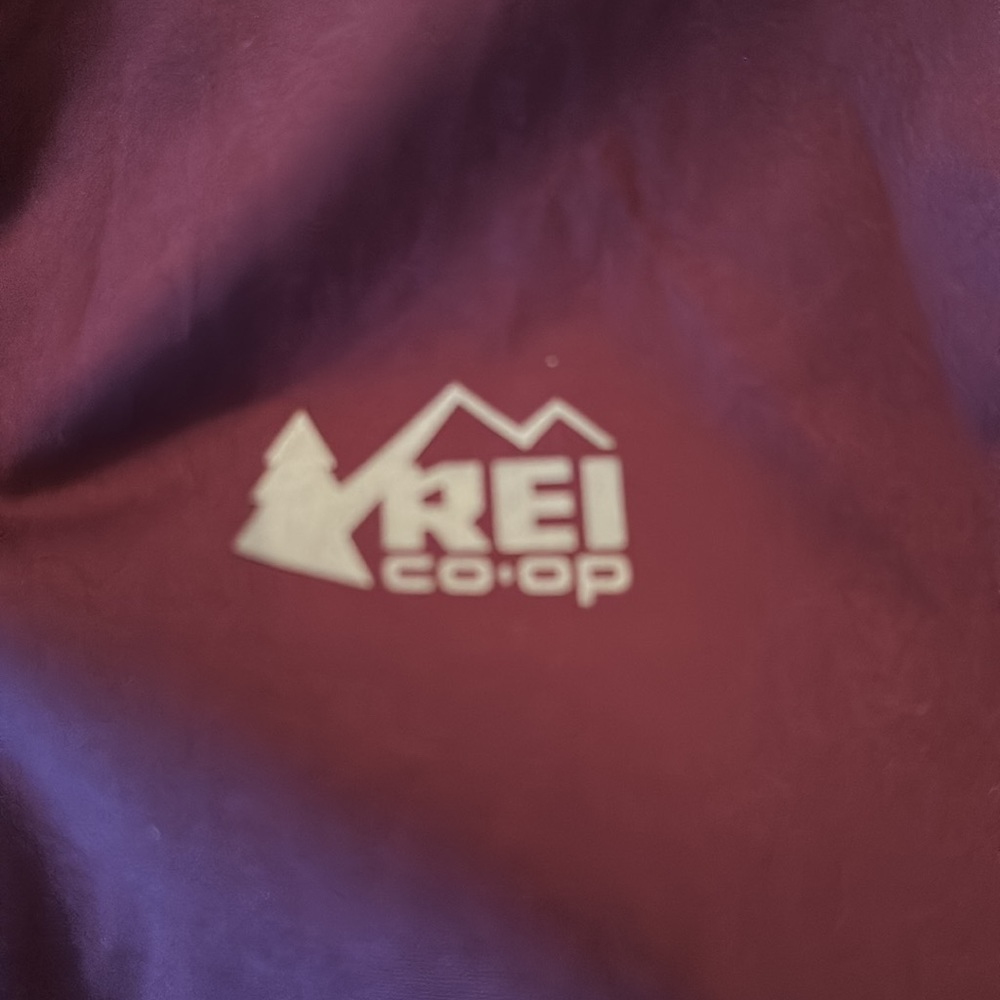 REI kids maroon rain coat jacket size medium 10-12 raincoat - Picture 3 of 4